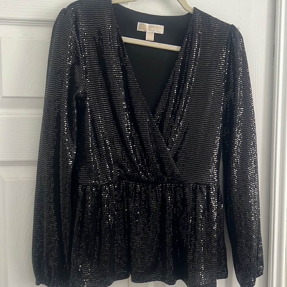 Micheal Kors Shiny Wrap front Top